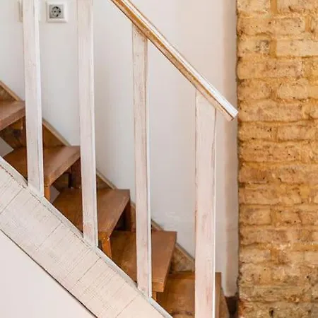 Alcantara - Cool Tailor Made Apartment *